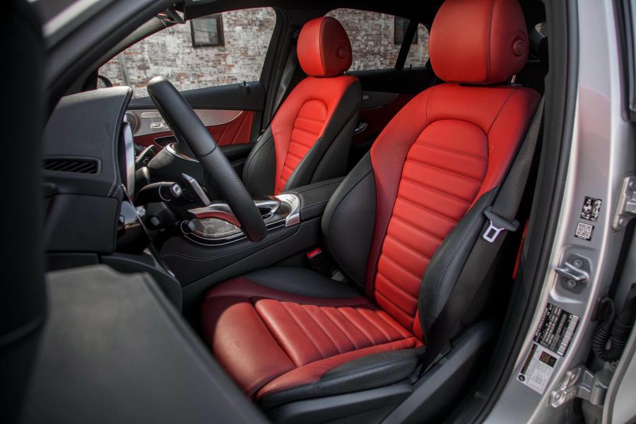 Интерьер Mercedes-AMG GLC43 4Matic Coupe (C253) 2016 года  (NA) (фото 31 из 32)